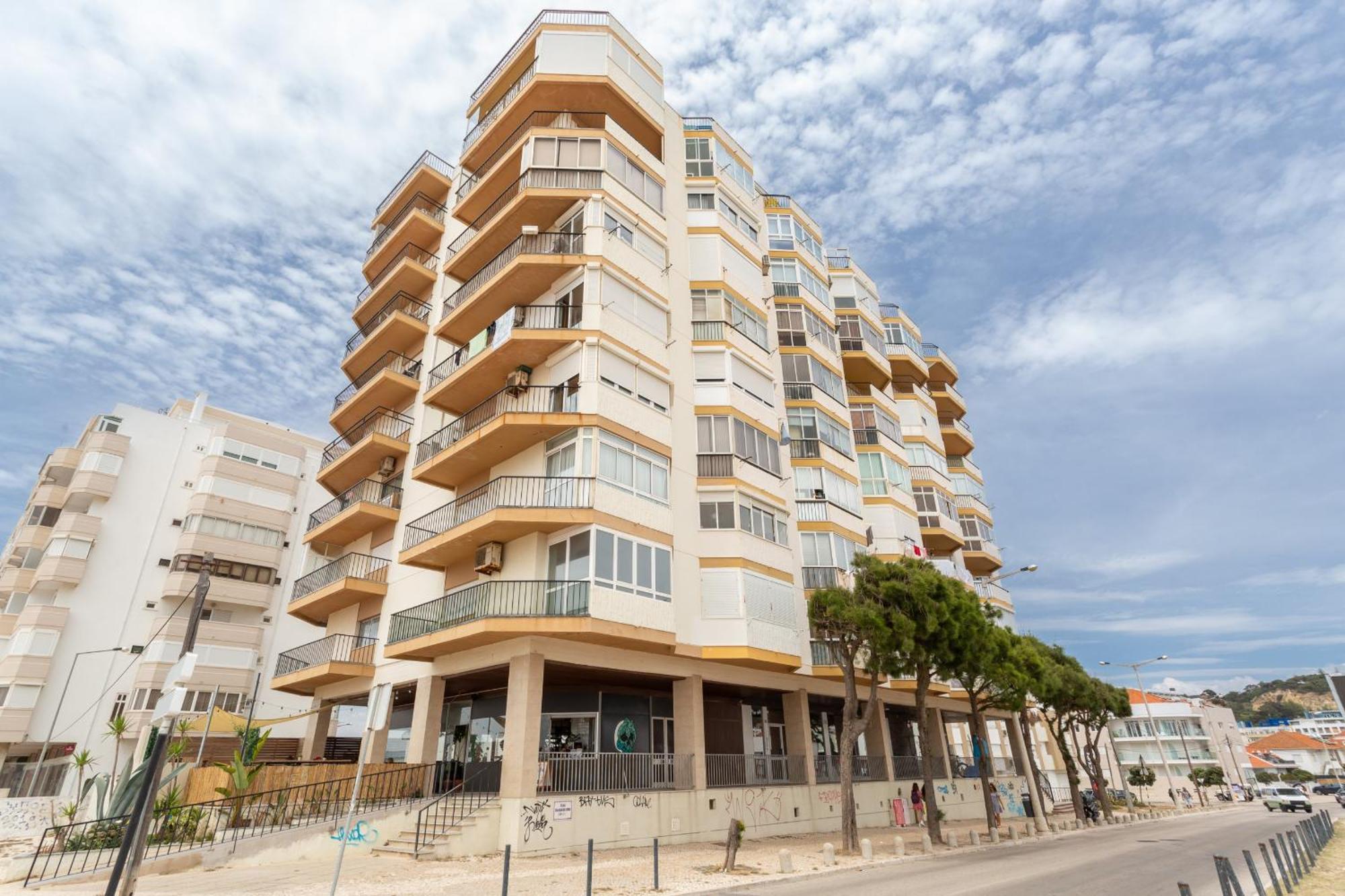 Beguest Beachfront Apartment Caparica Lisbon Costa de Caparica Eksteriør billede